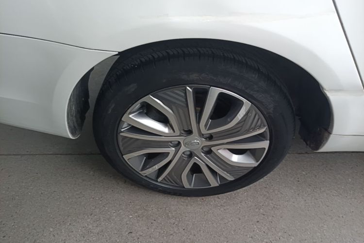 GEELY Emgrand New Energy 2019 car image #10