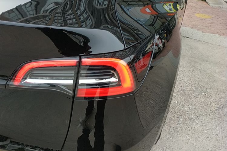 Tesla Model Y 2023 #8 Tesla Model Y 2023 immagine di auto #8