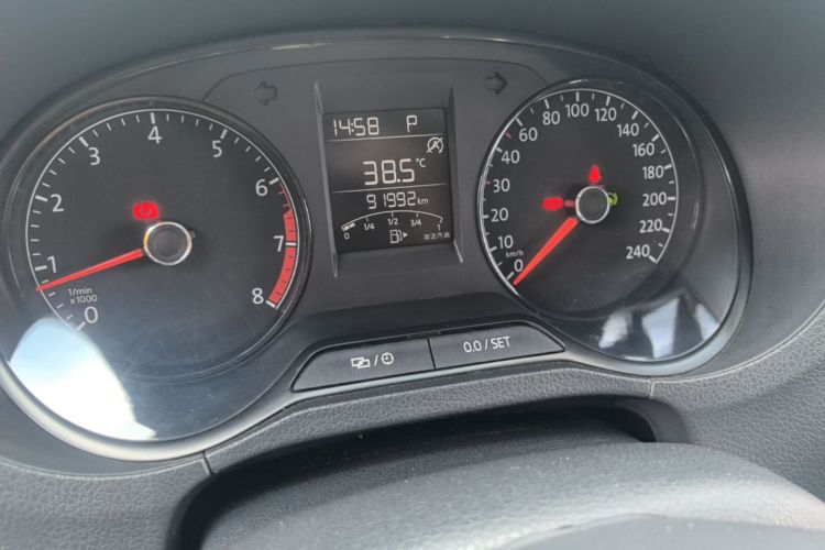 Volkswagen Polo 2018 car image #12