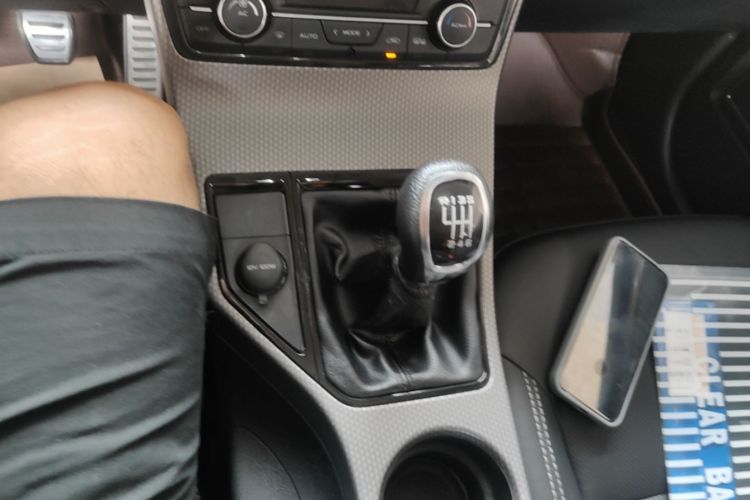 GEELY Emgrand GS 2016 car image #14