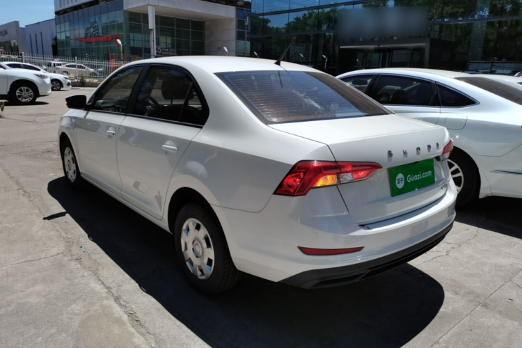 Skoda Rapid 2023 car image #5