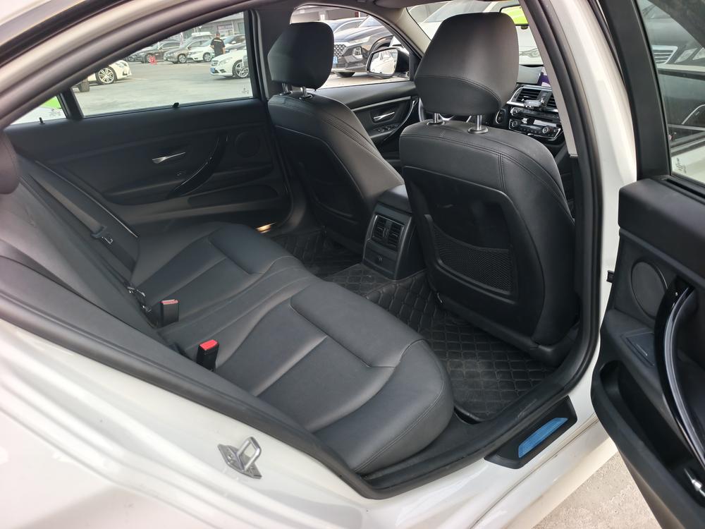 BMW 3 Series 2018 #12 BMW 3 Series 2018 car image #12