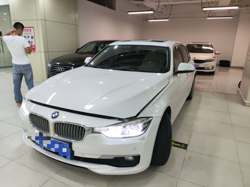 BMW 3 Series 2019 car image 