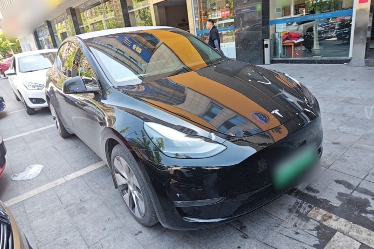 Tesla Model Y 2021 car image #4