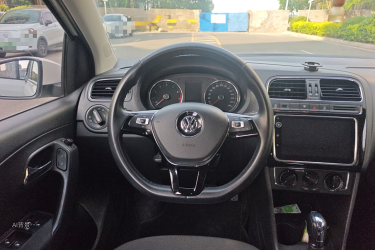 Volkswagen Polo 2018 imagem de carro #12