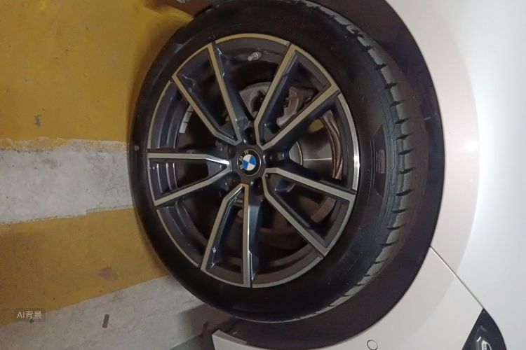BMW 3 Series 2024 car image #9