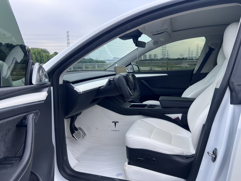 Tesla Model Y 2023 #8 Tesla Model Y 2023 car image #8