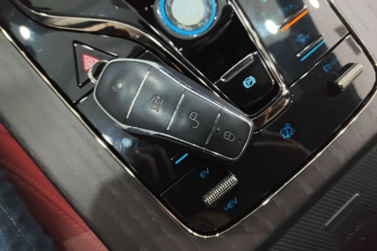 BYD Han 2024 car image #9