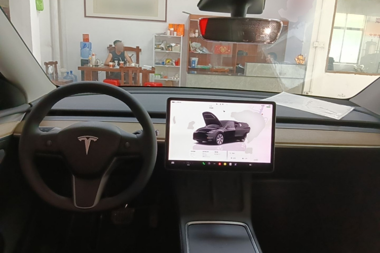 Tesla Model Y 2022 #10 Tesla Model Y 2022 car image #10