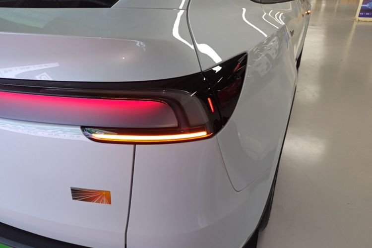 Tesla Model Y 2026 #8 Tesla Model Y 2026 car image #8
