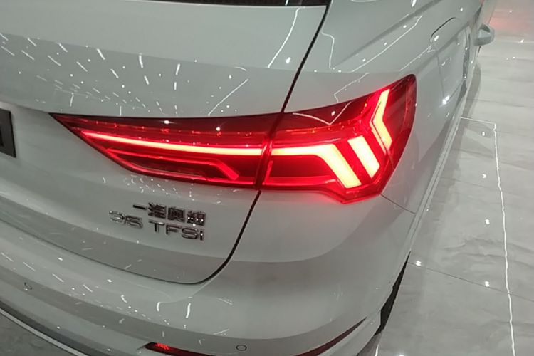 Audi Q3 2023 #8 Audi Q3 2023 car image #8