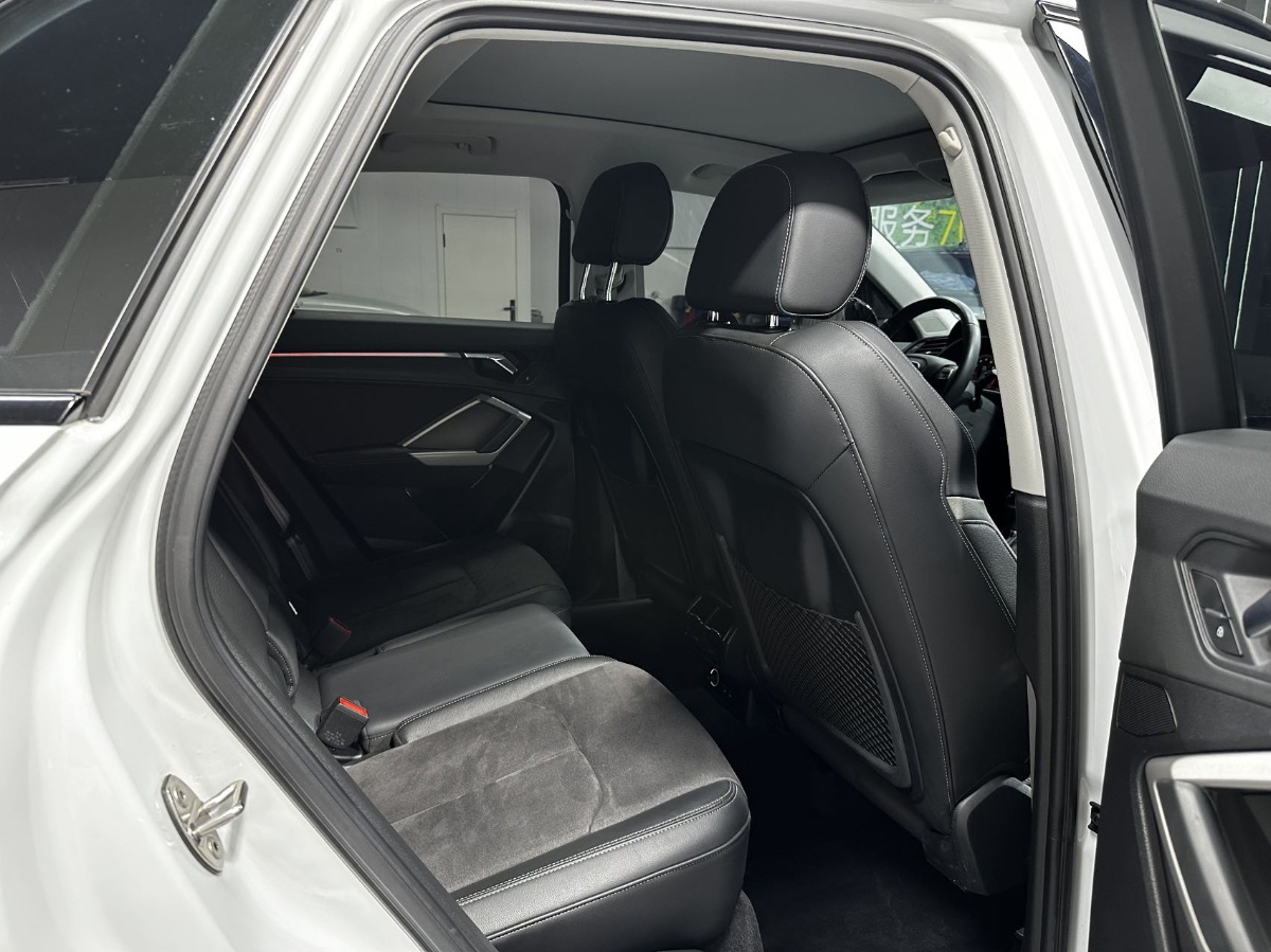 Audi Q3 2023 car image #6