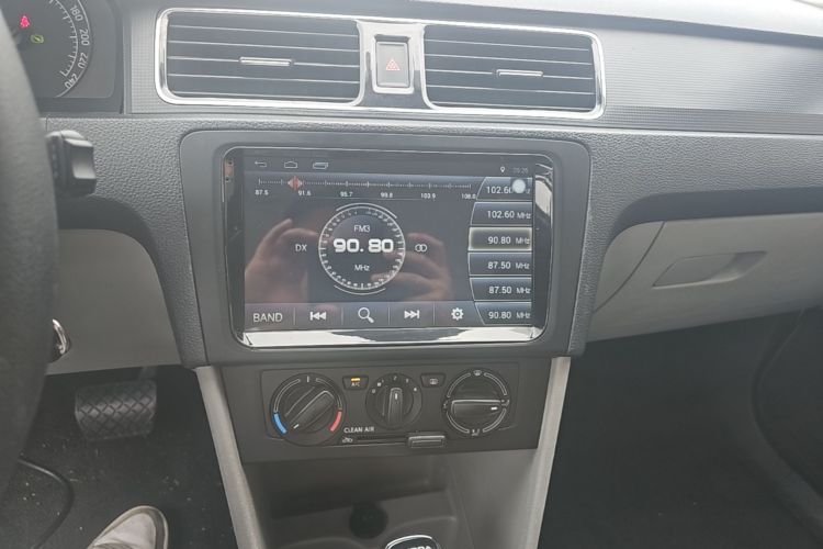 Skoda Rapid 2017 #17 Skoda Rapid 2017 car image #17