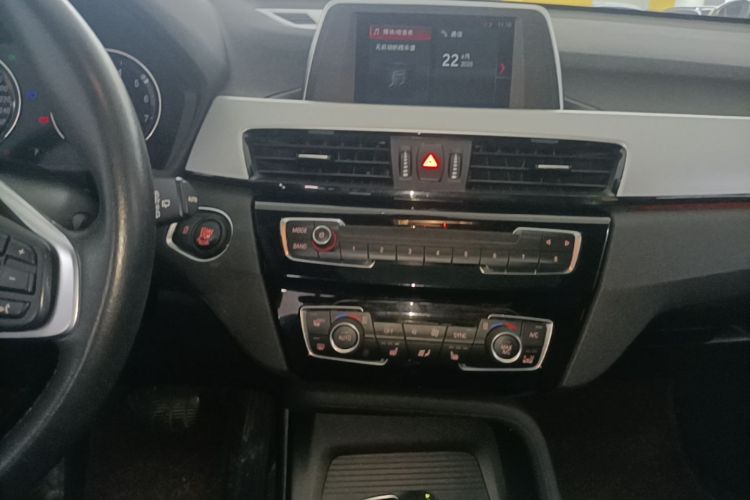 BMW X1 2019 car image #13