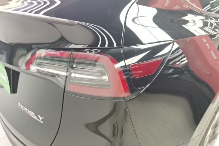 Tesla Model Y 2023 #8 Tesla Model Y 2023 car image #8