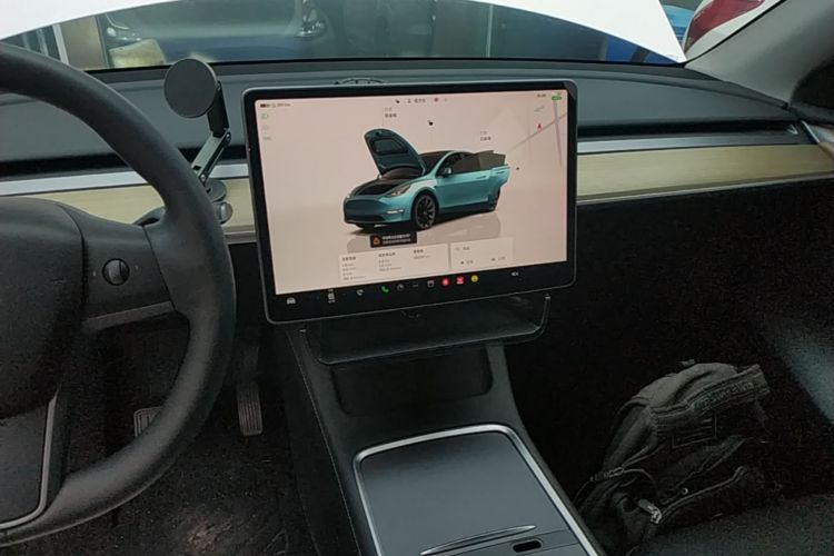 Tesla Model Y 2023 #13 Tesla Model Y 2023 car image #13