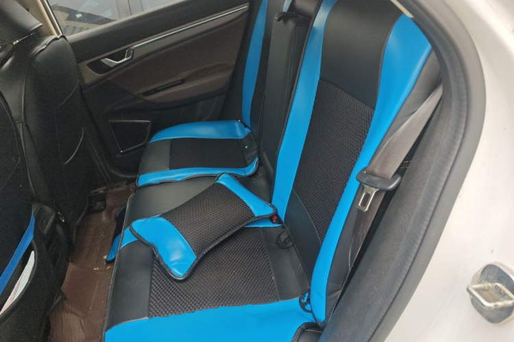 GEELY Emgrand GS 2016 car image #10