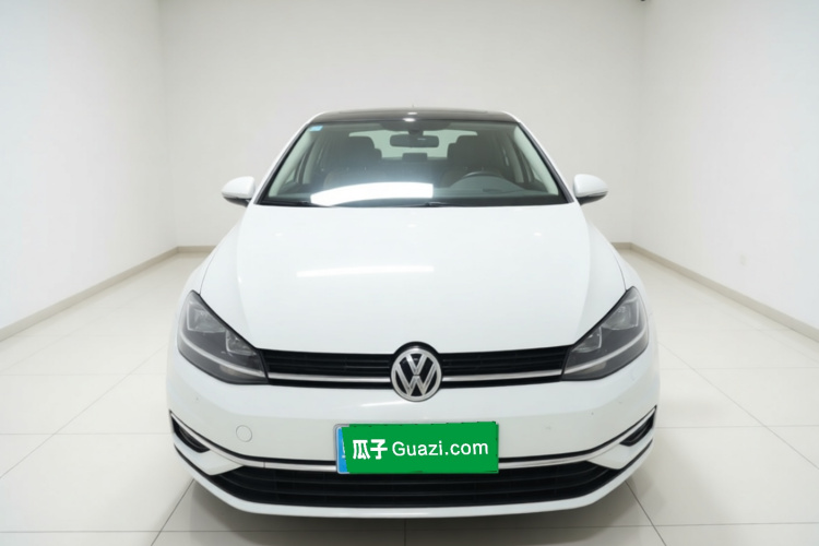 Volkswagen Golf 2020 car image #3