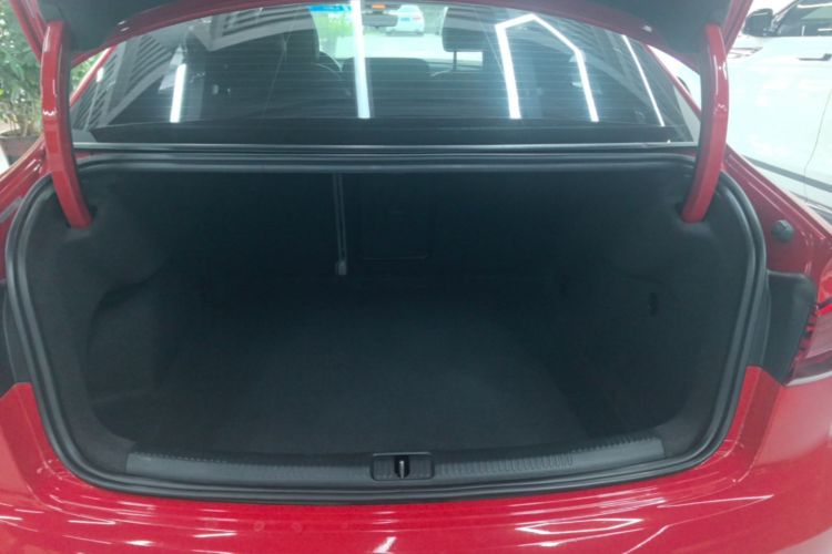 Audi A3 2018 car image #19