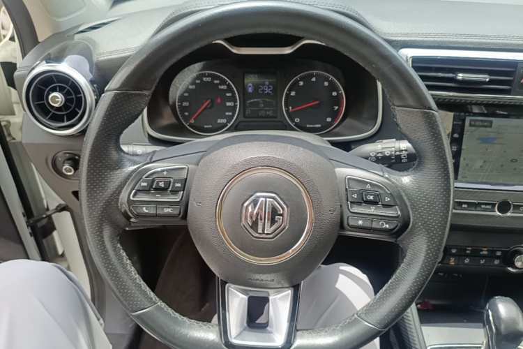 MG ZS 2017 car image #11