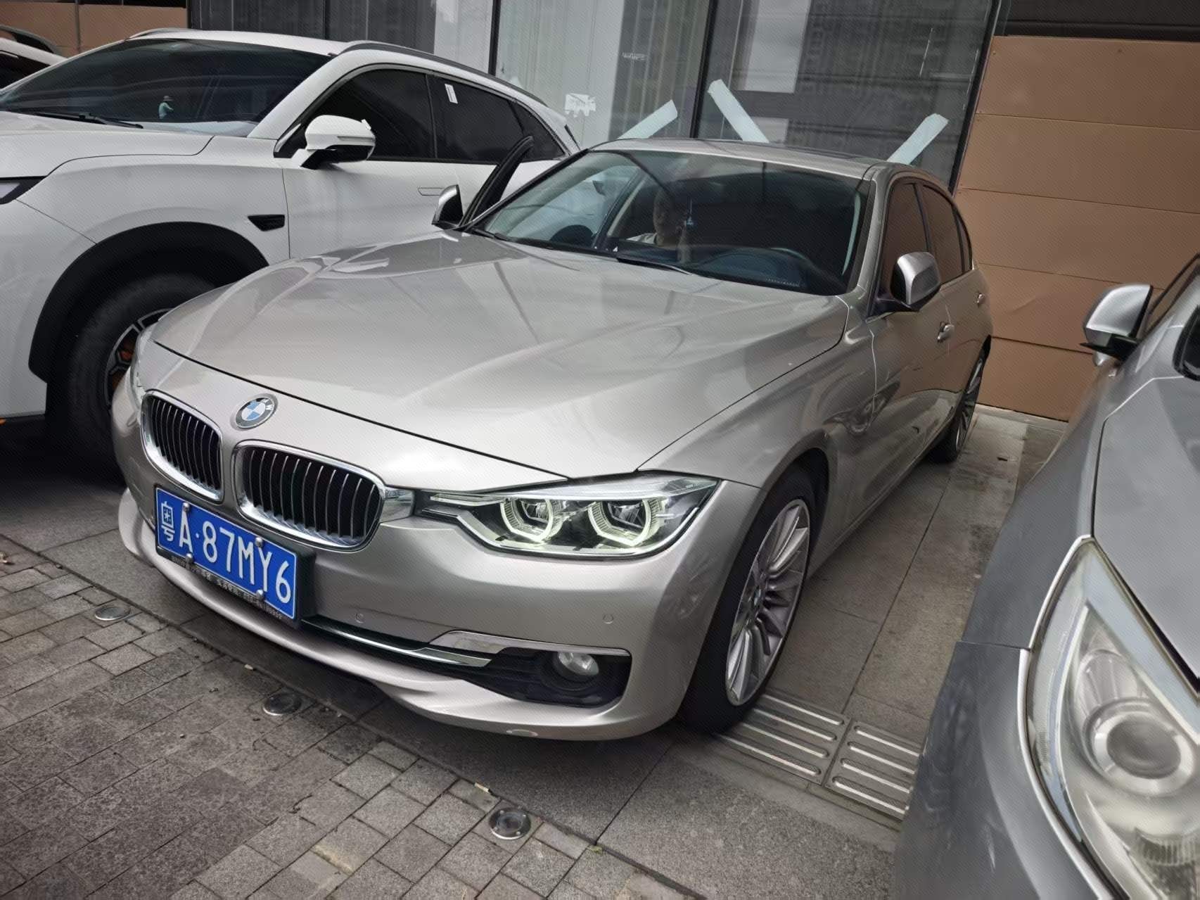 BMW 3 Series 2018 BMW 3 Series 2018 car image