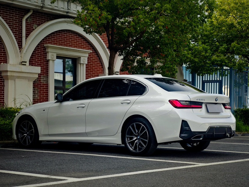 BMW 3 Series 2024 #5 BMW 3 Series 2024 car image #5
