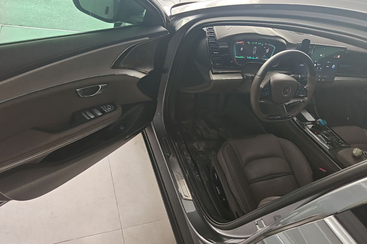 BYD Han 2022 car image #16