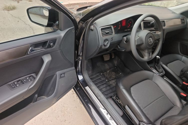 Volkswagen Santana 2016 car image #16