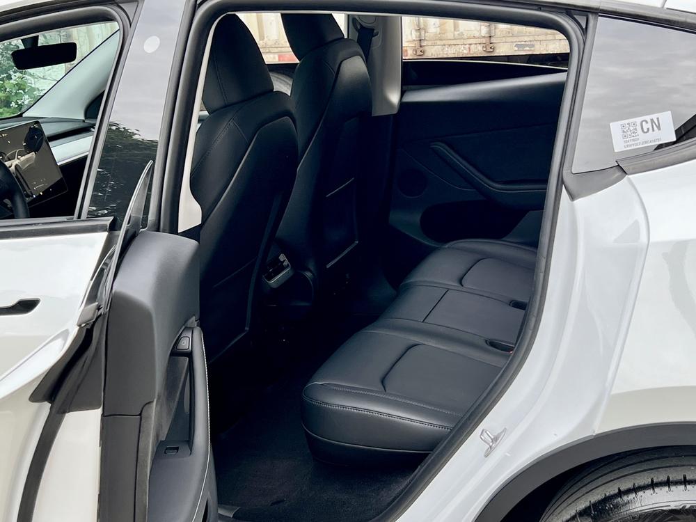 Tesla Model Y 2024 #13 Tesla Model Y 2024 car image #13