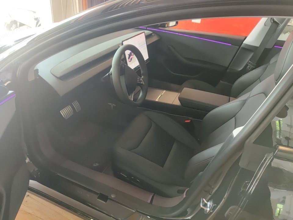 Tesla Model 3 2025 car image #5