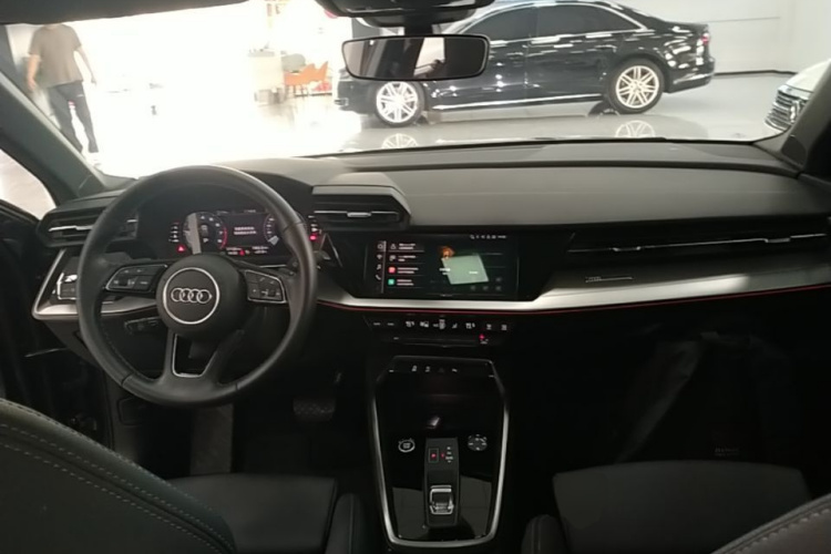 Audi A3 2023 immagine di auto #10