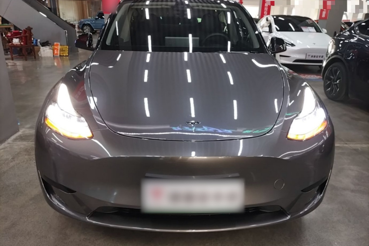 Tesla Model Y 2024 #3 Tesla Model Y 2024 car image #3