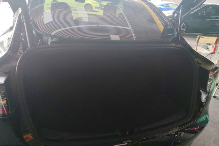 Tesla Model 3 2022 car image #19