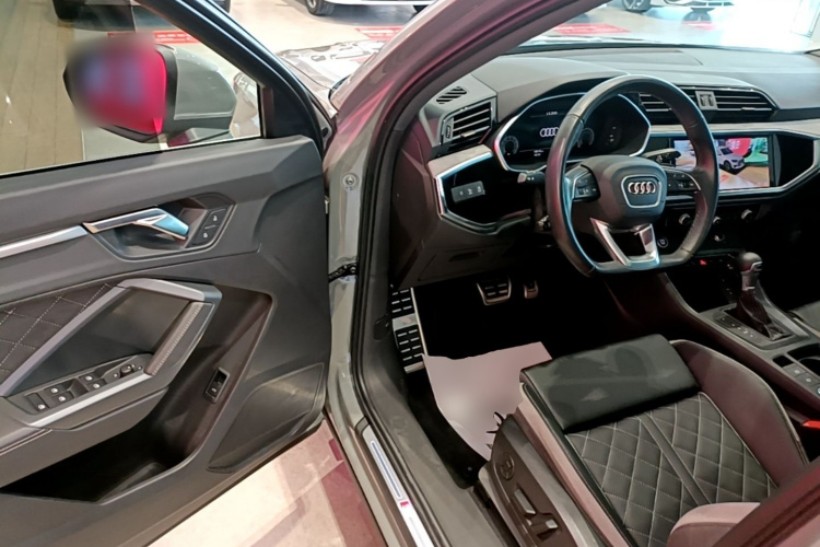 Audi Q3 2025 #16 Audi Q3 2025 car image #16