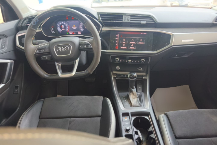 Audi Q3 2020 immagine di auto #10