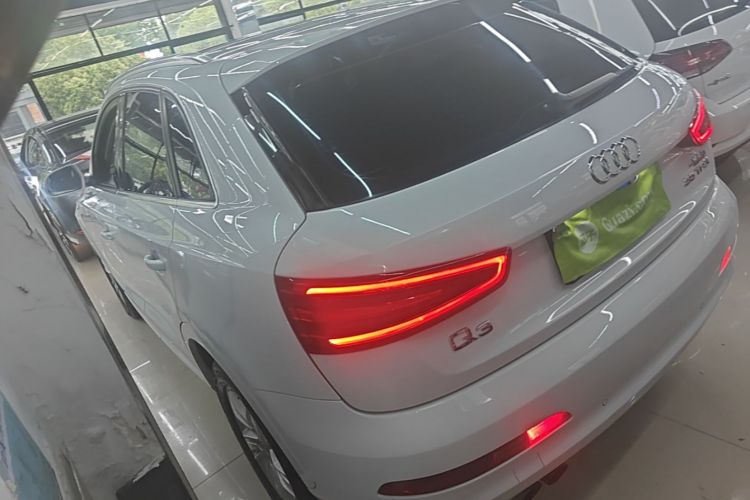 Audi Q3 2014 car image #5