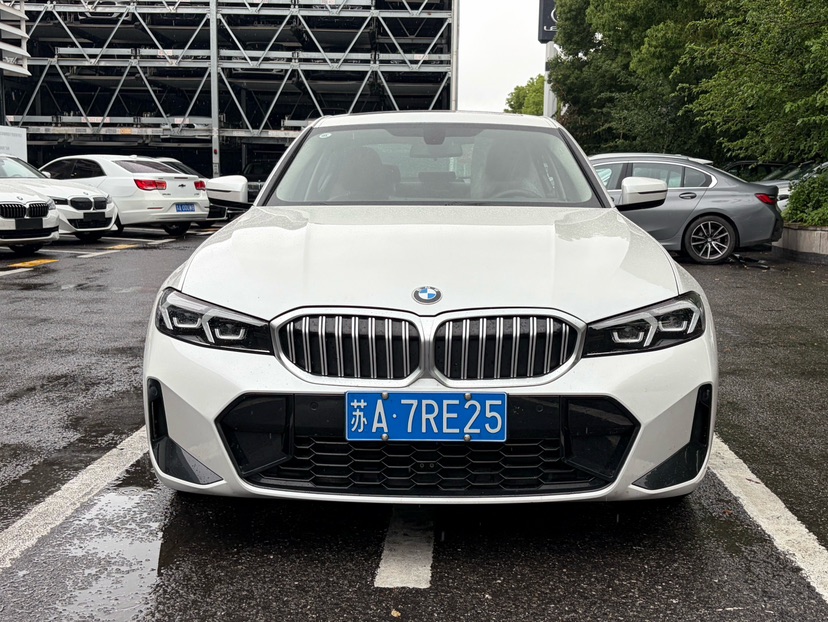 BMW 3 Series 2024 car image #2