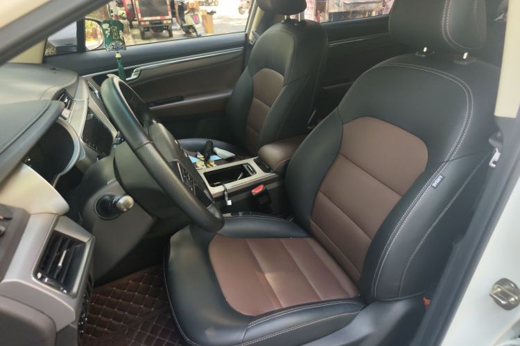 GEELY Emgrand GS 2018 car image #19