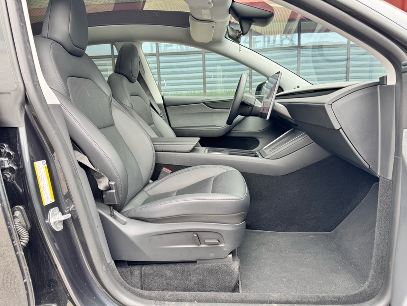 Tesla Model Y 2025 car image #6