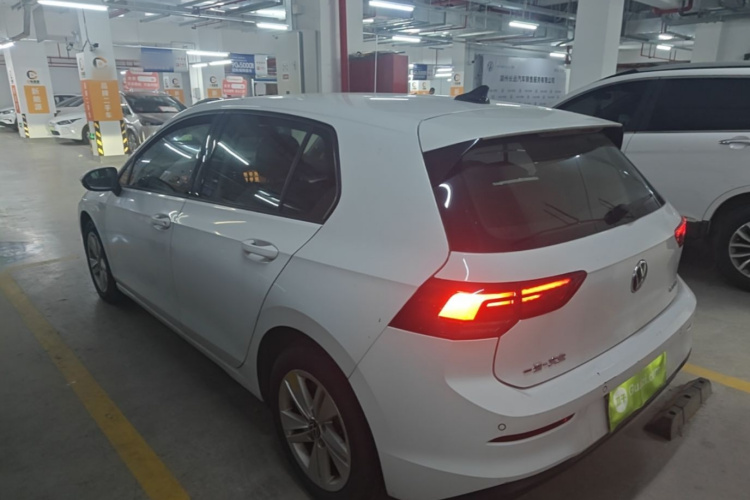 Volkswagen Golf 2023 car image #7