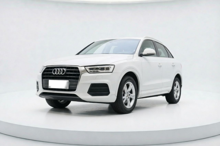 Audi Q3 2018 car image #2