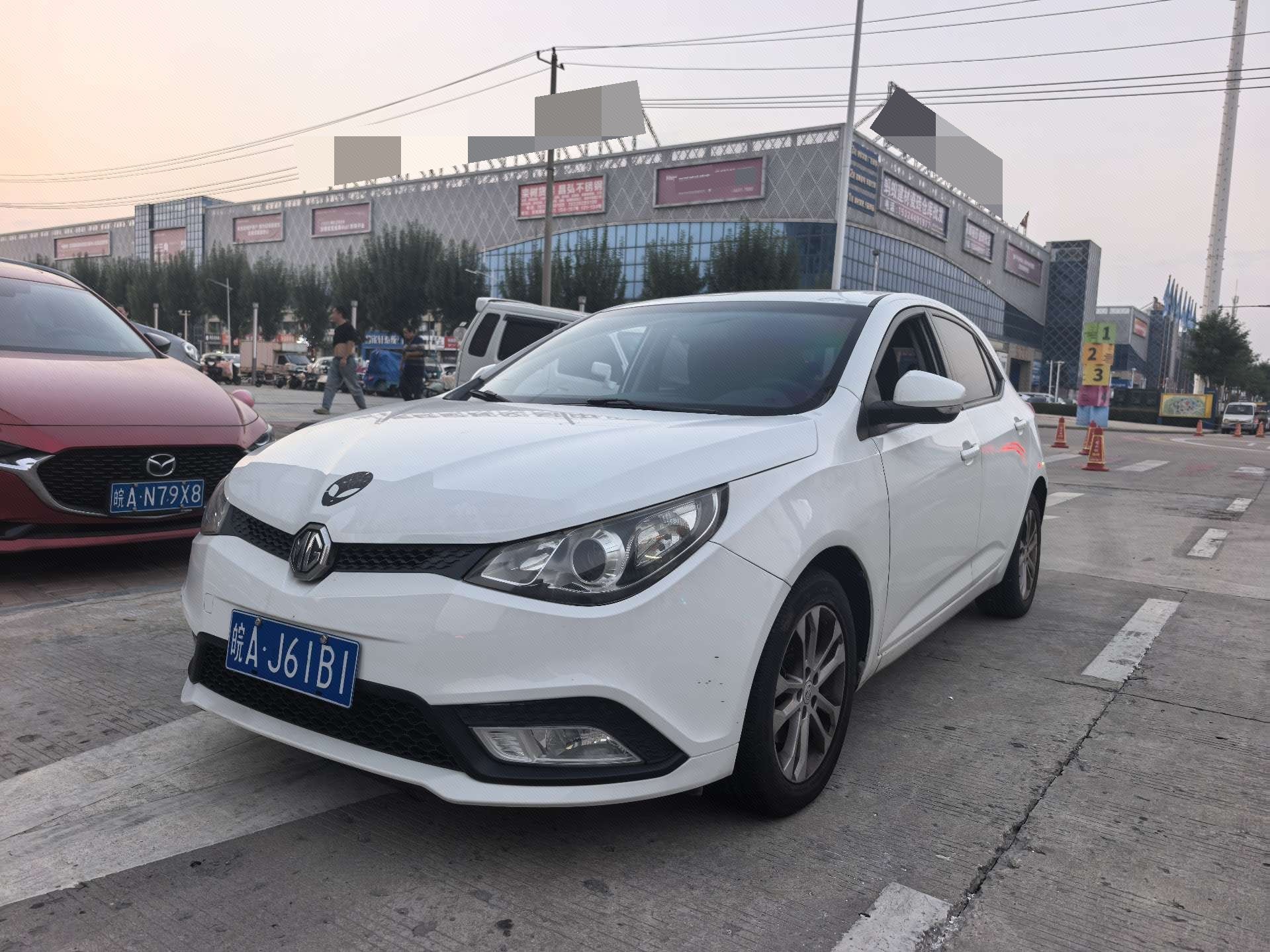 MG 5 2013 MG 5 2013 car image