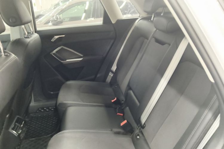 Audi Q3 2023 immagine di auto #17