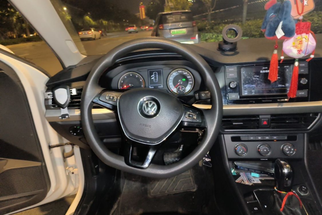 Volkswagen Lavida 2019 car image #22