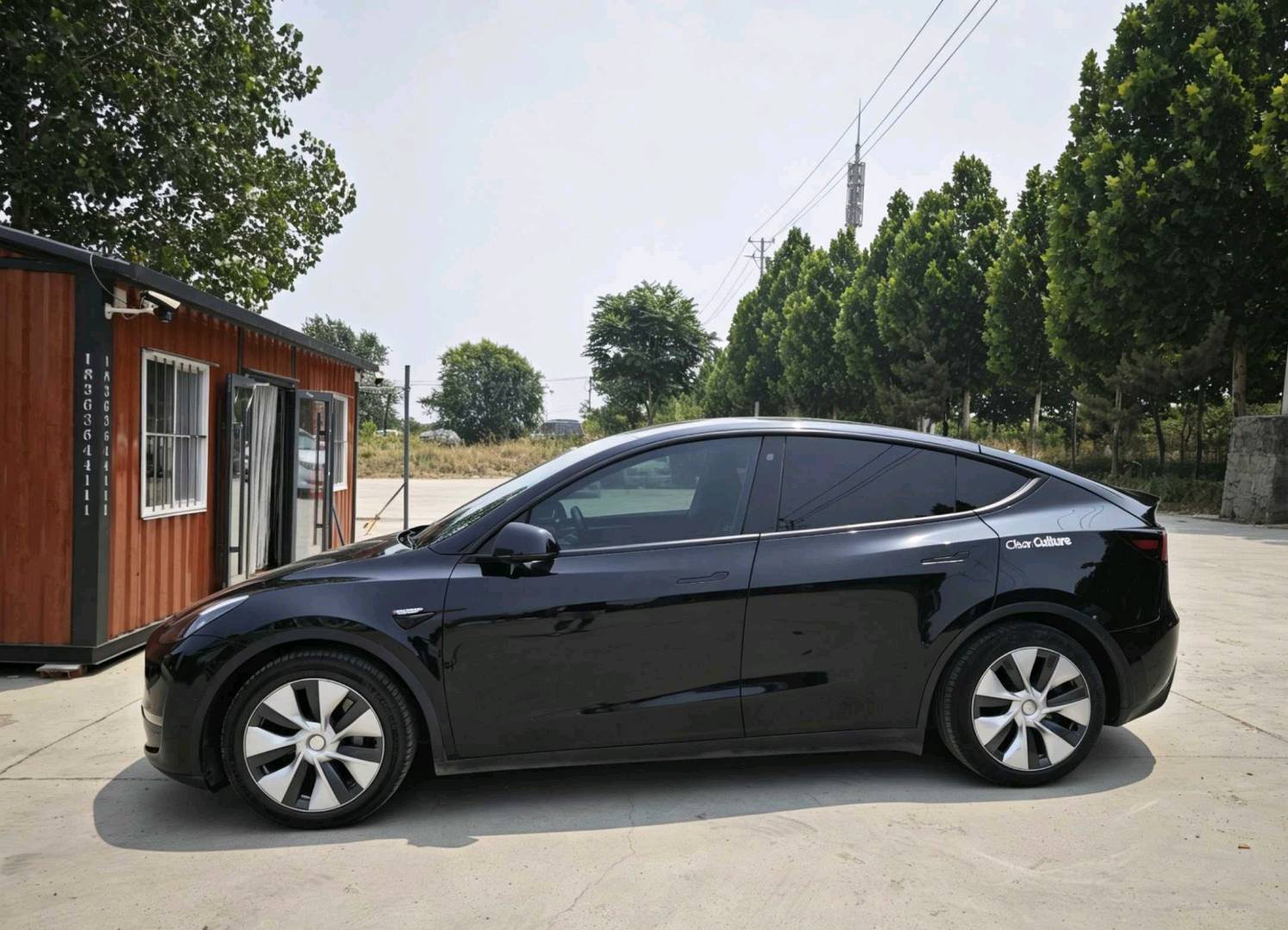 Tesla Model Y 2021 #4 Tesla Model Y 2021 car image #4