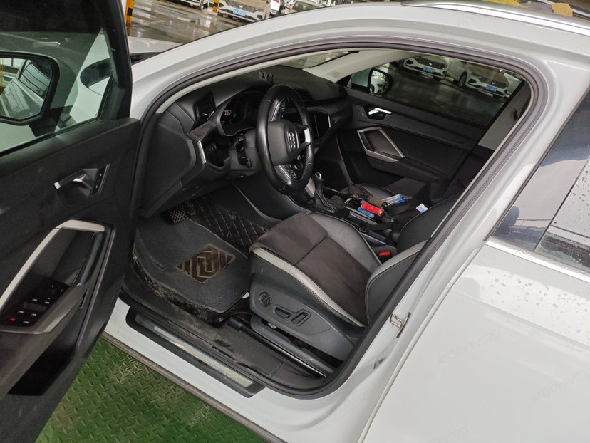 Audi Q3 2023 #4 Audi Q3 2023 car image #4
