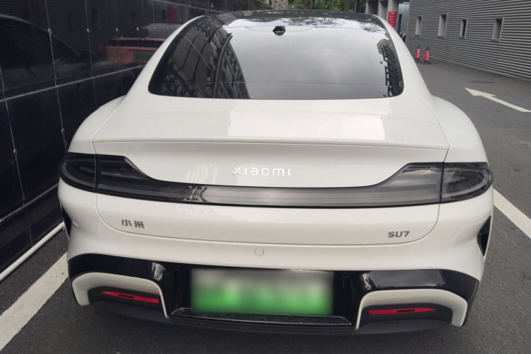 MI SU7 2025 car image #4