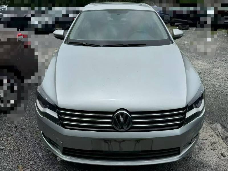 Volkswagen Bora 2013 car image 