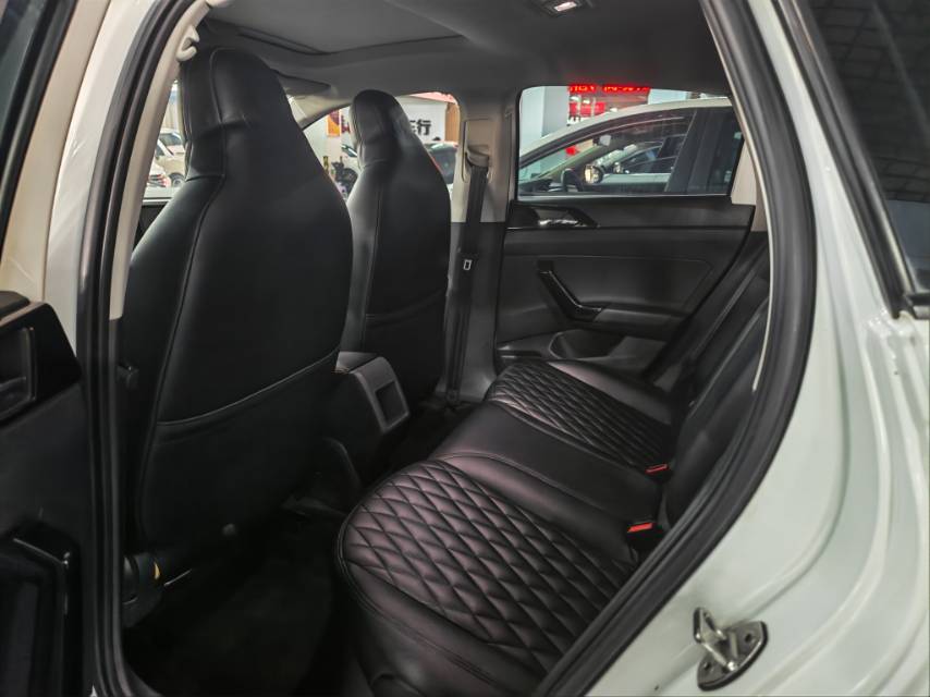 Volkswagen Polo 2020 car image #3
