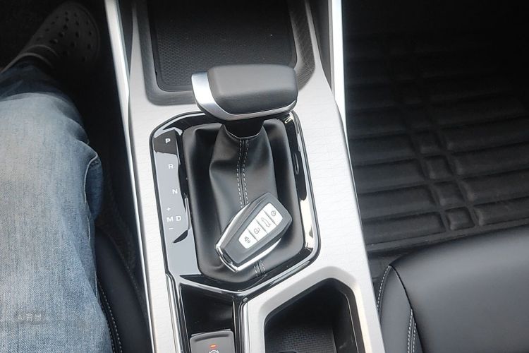 GEELY Emgrand 2025 immagine di auto #16